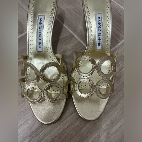Manolo Blahnik Barimu Gold Metallic Mules - Picture 7 of 11